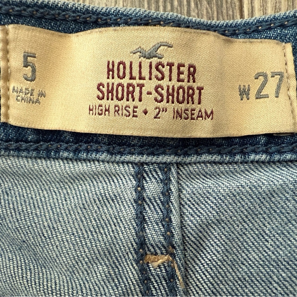 Hollister Short-Short High Rise Light Wash Shorts Size 5/27 - Picture 5 of 9